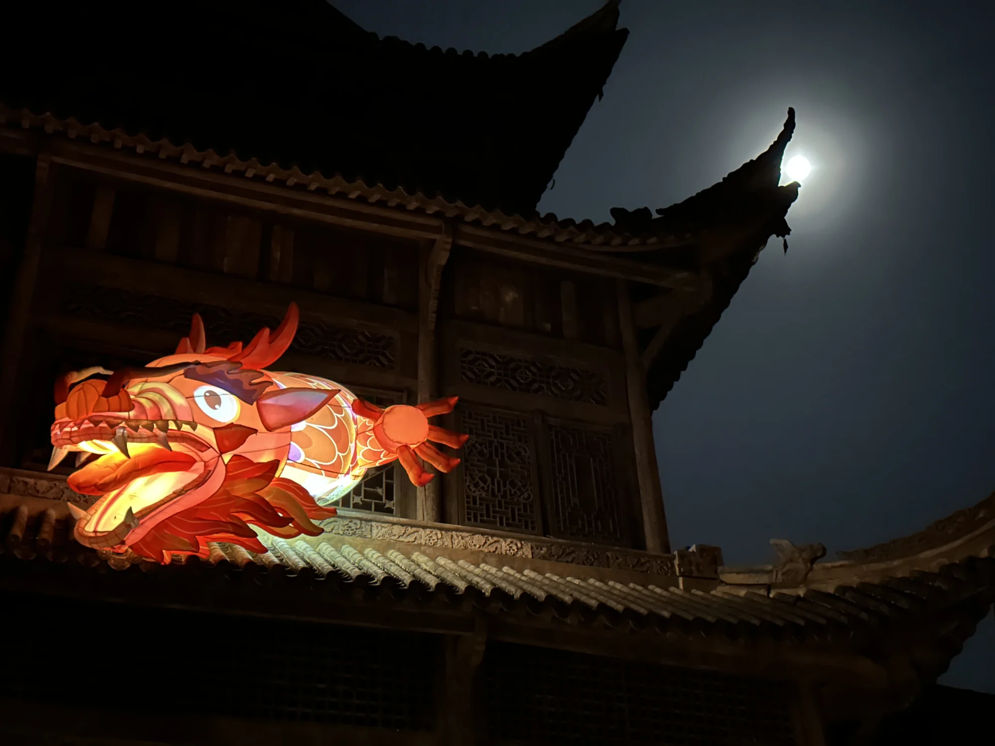 清晨峰林与古镇